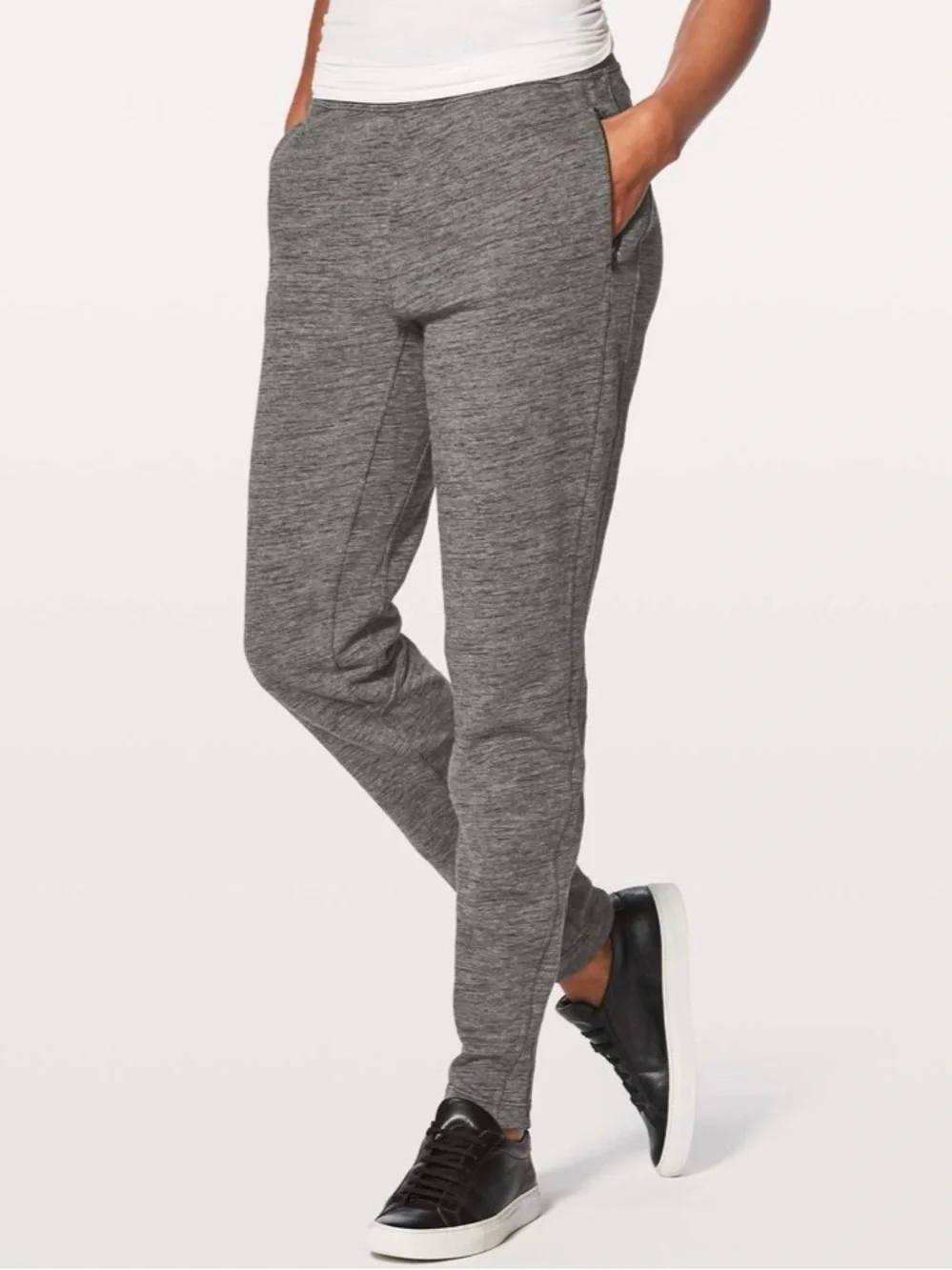 Lululemon | Free To Roam Jogger | Size 8 | Excellent condition!! - Picture 1 of 9